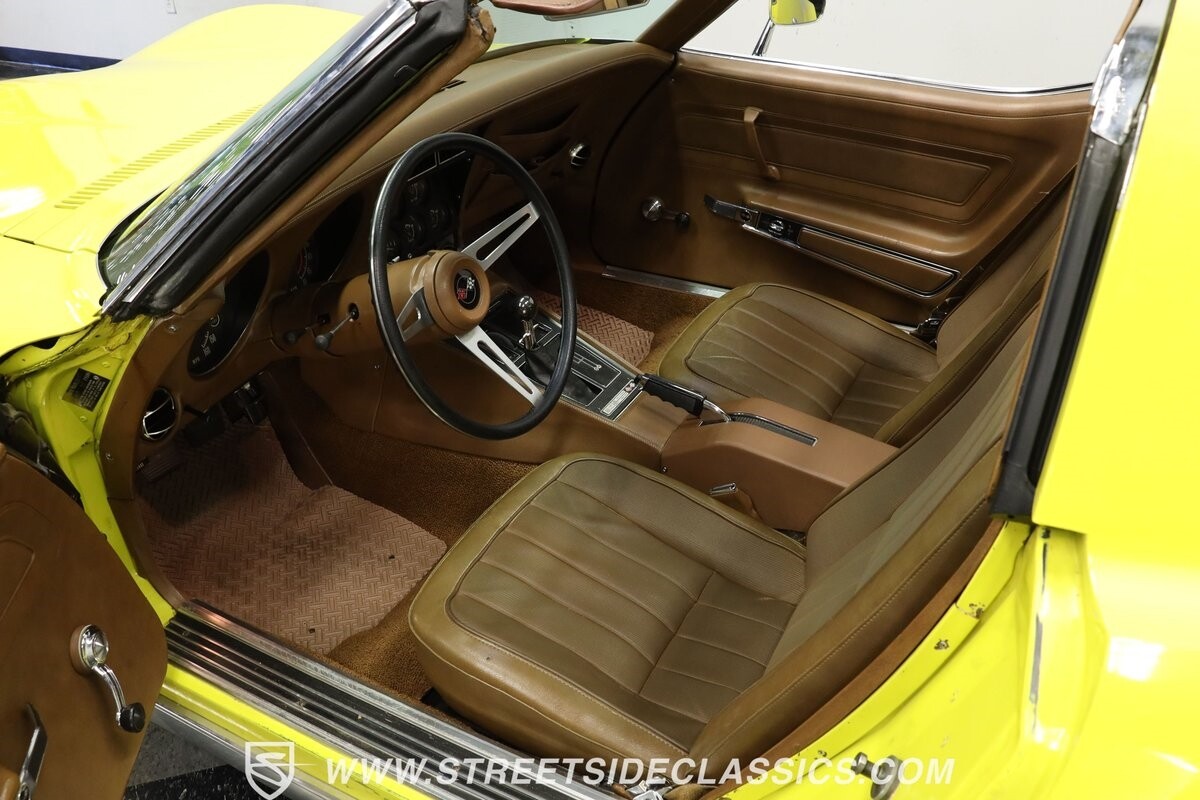 Chevrolet-Corvette-1972-Coupe-4