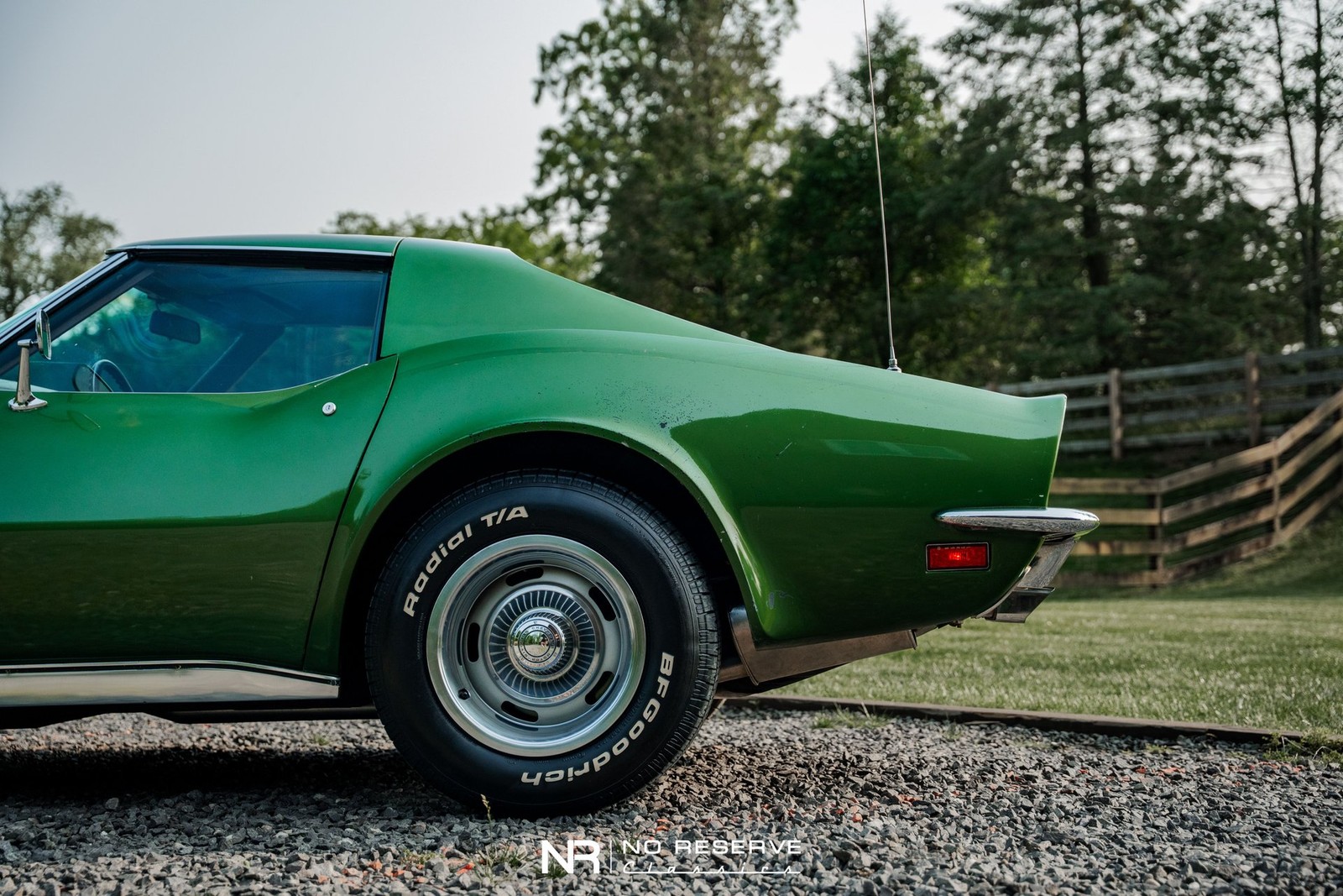 Chevrolet-Corvette-1972-Other-21