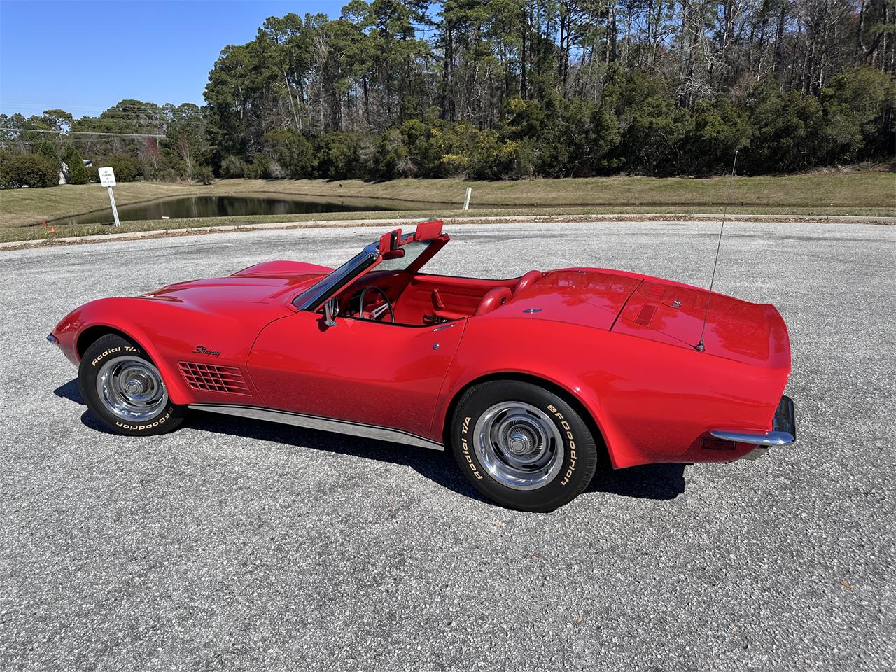 Chevrolet-Corvette-1972-Red-Red-14