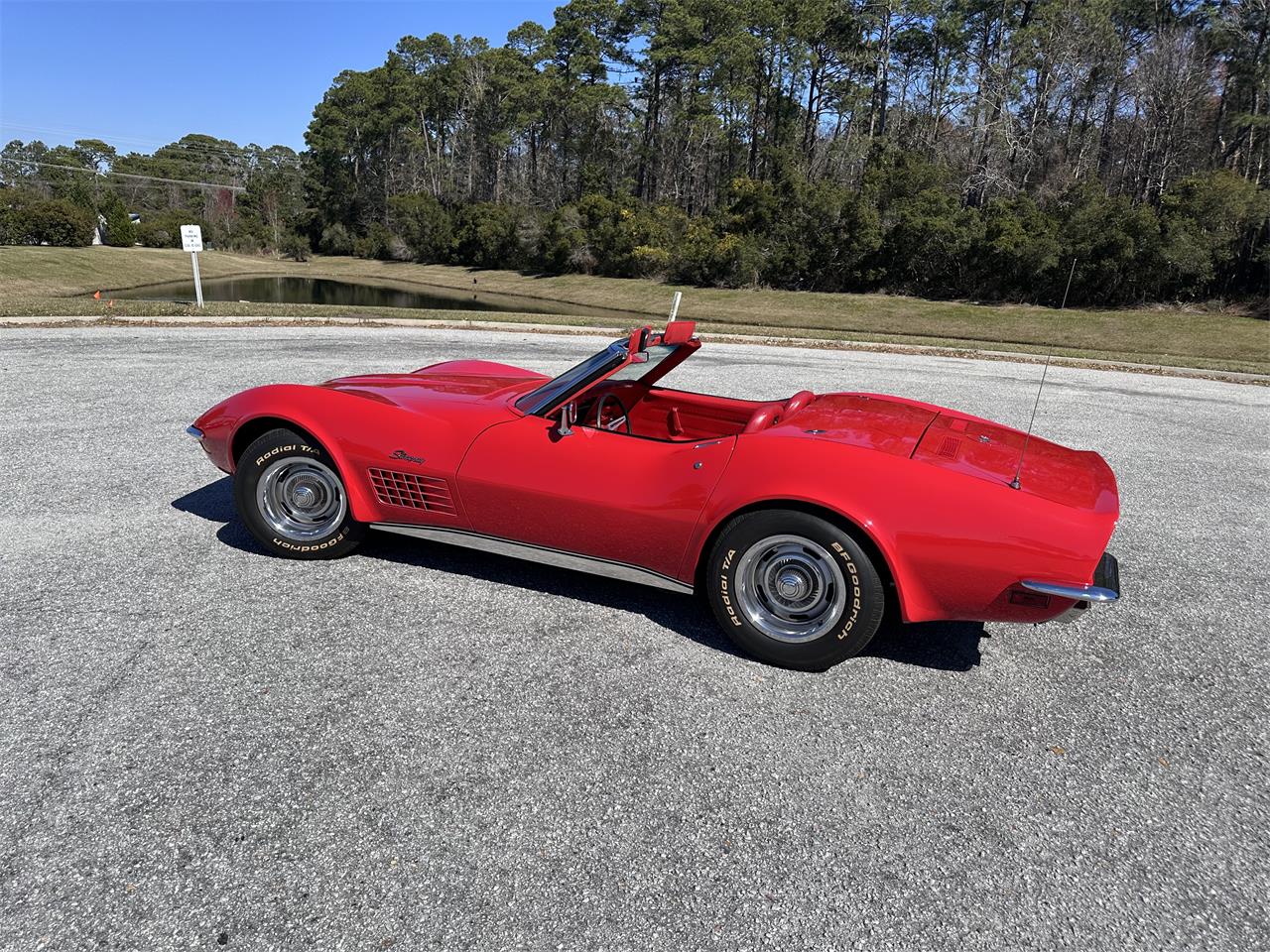 Chevrolet-Corvette-1972-Red-Red-15