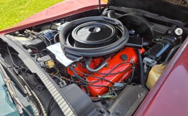 Chevrolet-Corvette-1973-Burgundy-Saddle-1