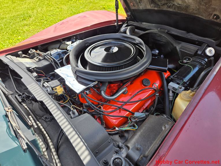 Chevrolet-Corvette-1973-Burgundy-Saddle-1