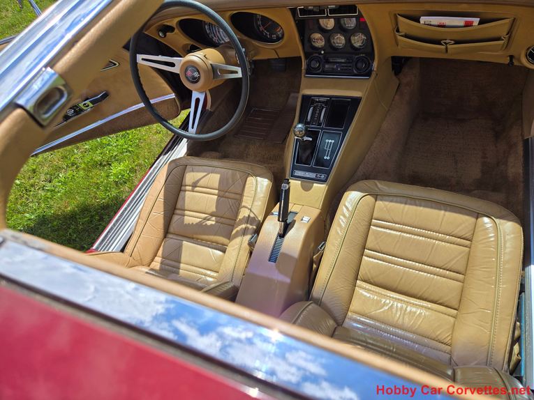 Chevrolet-Corvette-1973-Burgundy-Saddle-10