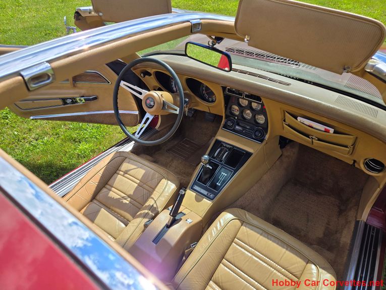 Chevrolet-Corvette-1973-Burgundy-Saddle-11