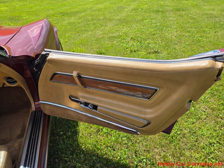 Chevrolet-Corvette-1973-Burgundy-Saddle-12