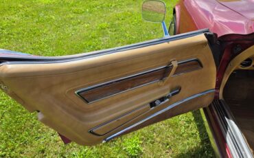 Chevrolet-Corvette-1973-Burgundy-Saddle-14