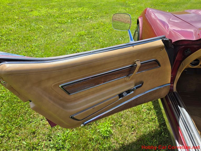 Chevrolet-Corvette-1973-Burgundy-Saddle-14