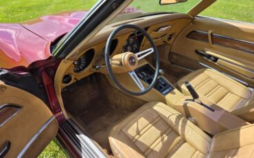 Chevrolet-Corvette-1973-Burgundy-Saddle-15