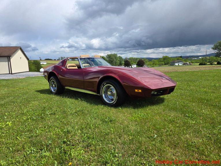Chevrolet-Corvette-1973-Burgundy-Saddle-17