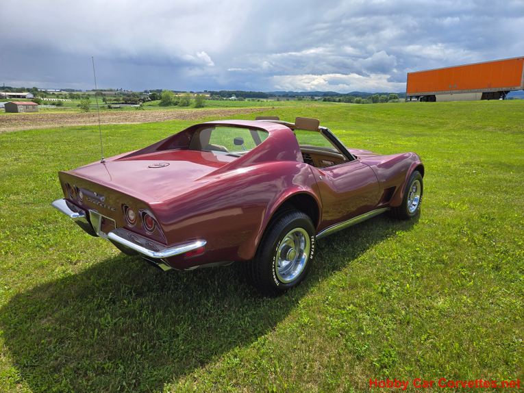 Chevrolet-Corvette-1973-Burgundy-Saddle-18