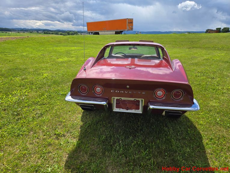 Chevrolet-Corvette-1973-Burgundy-Saddle-19