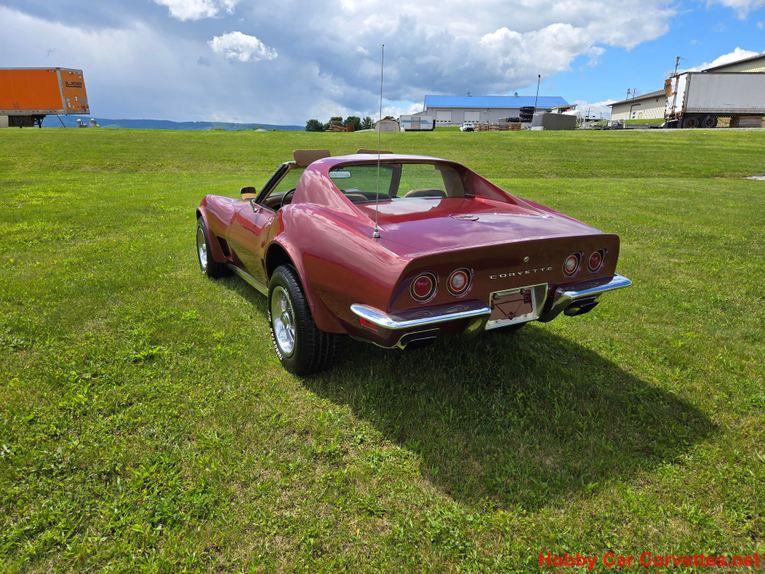 Chevrolet-Corvette-1973-Burgundy-Saddle-20