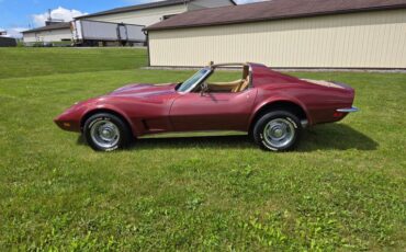 Chevrolet-Corvette-1973-Burgundy-Saddle-21