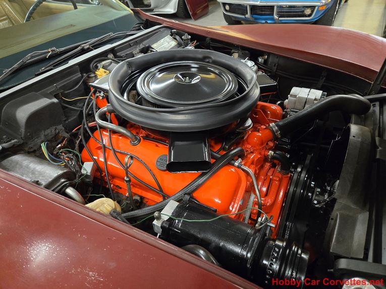 Chevrolet-Corvette-1973-Burgundy-Saddle-26