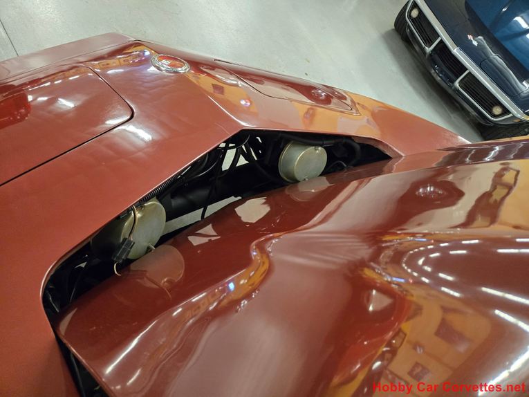Chevrolet-Corvette-1973-Burgundy-Saddle-28