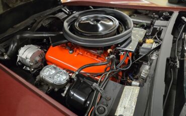 Chevrolet-Corvette-1973-Burgundy-Saddle-30