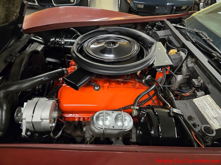 Chevrolet-Corvette-1973-Burgundy-Saddle-31