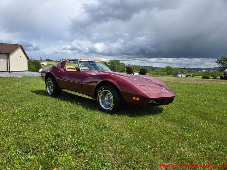 Chevrolet-Corvette-1973-Burgundy-Saddle-32