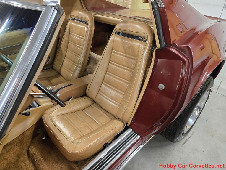Chevrolet-Corvette-1973-Burgundy-Saddle-37