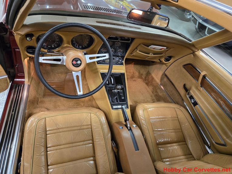 Chevrolet-Corvette-1973-Burgundy-Saddle-38
