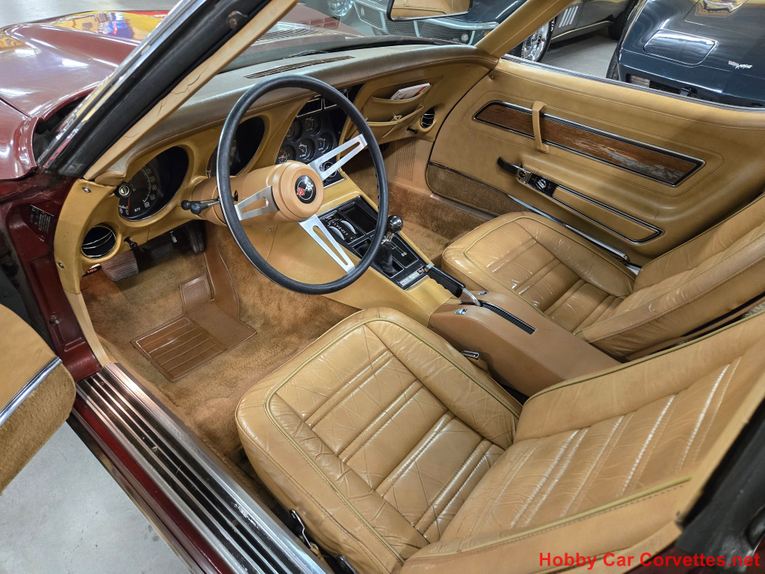 Chevrolet-Corvette-1973-Burgundy-Saddle-39
