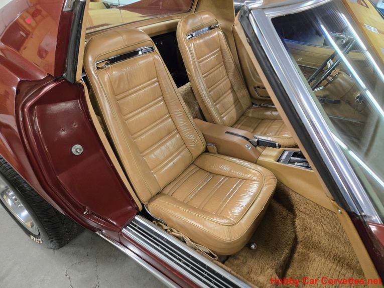 Chevrolet-Corvette-1973-Burgundy-Saddle-42