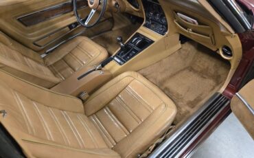 Chevrolet-Corvette-1973-Burgundy-Saddle-44