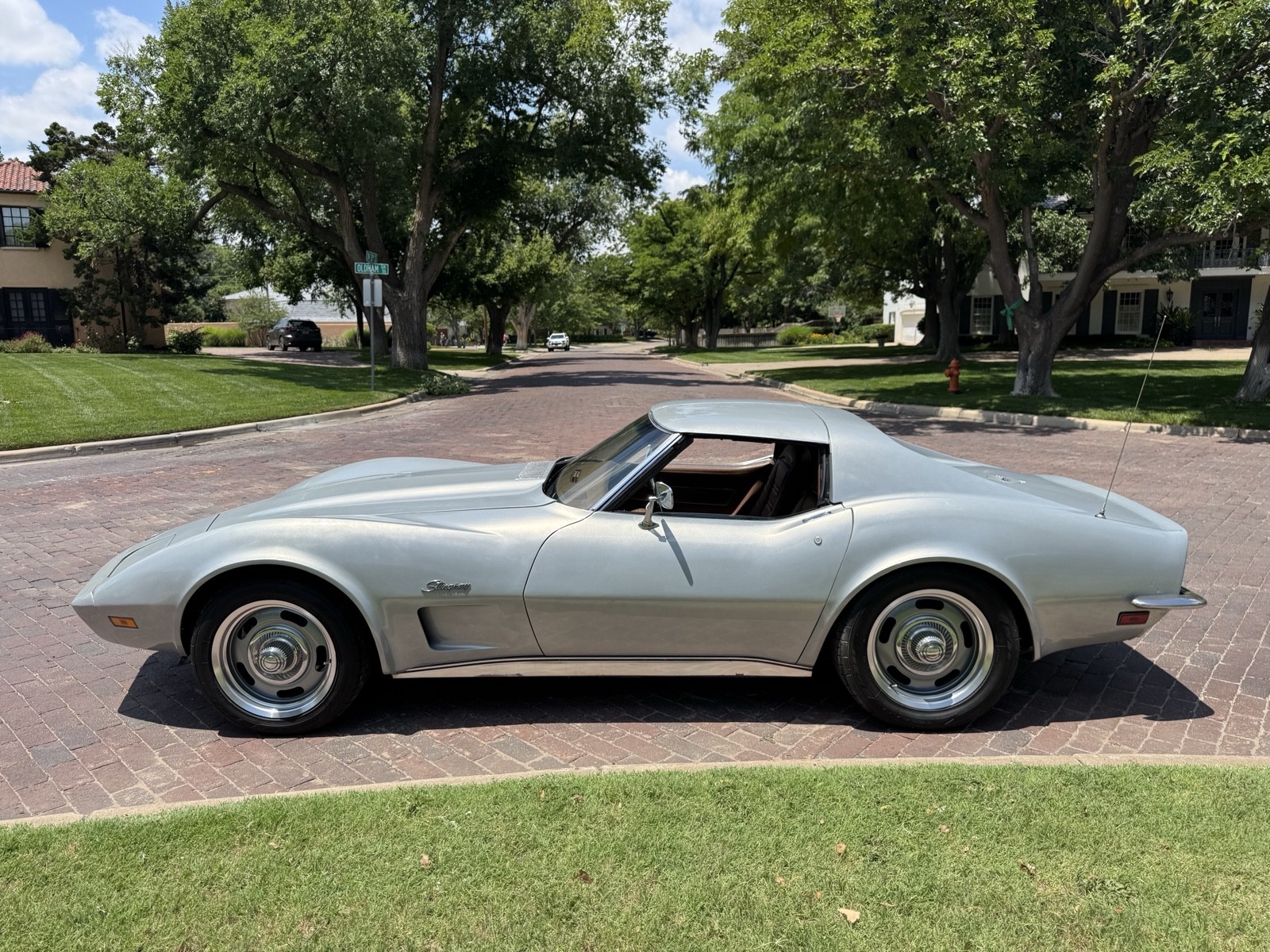 Chevrolet-Corvette-1973-Coupe-1