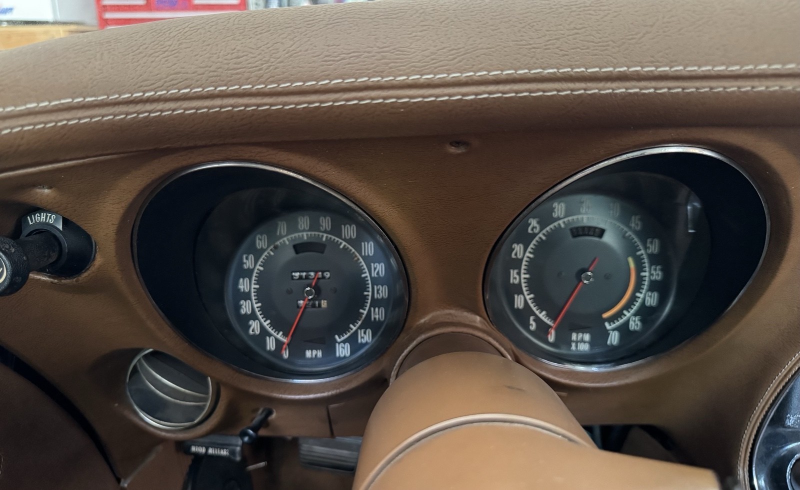 Chevrolet-Corvette-1973-Coupe-10