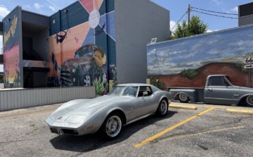Chevrolet-Corvette-1973-Coupe-4