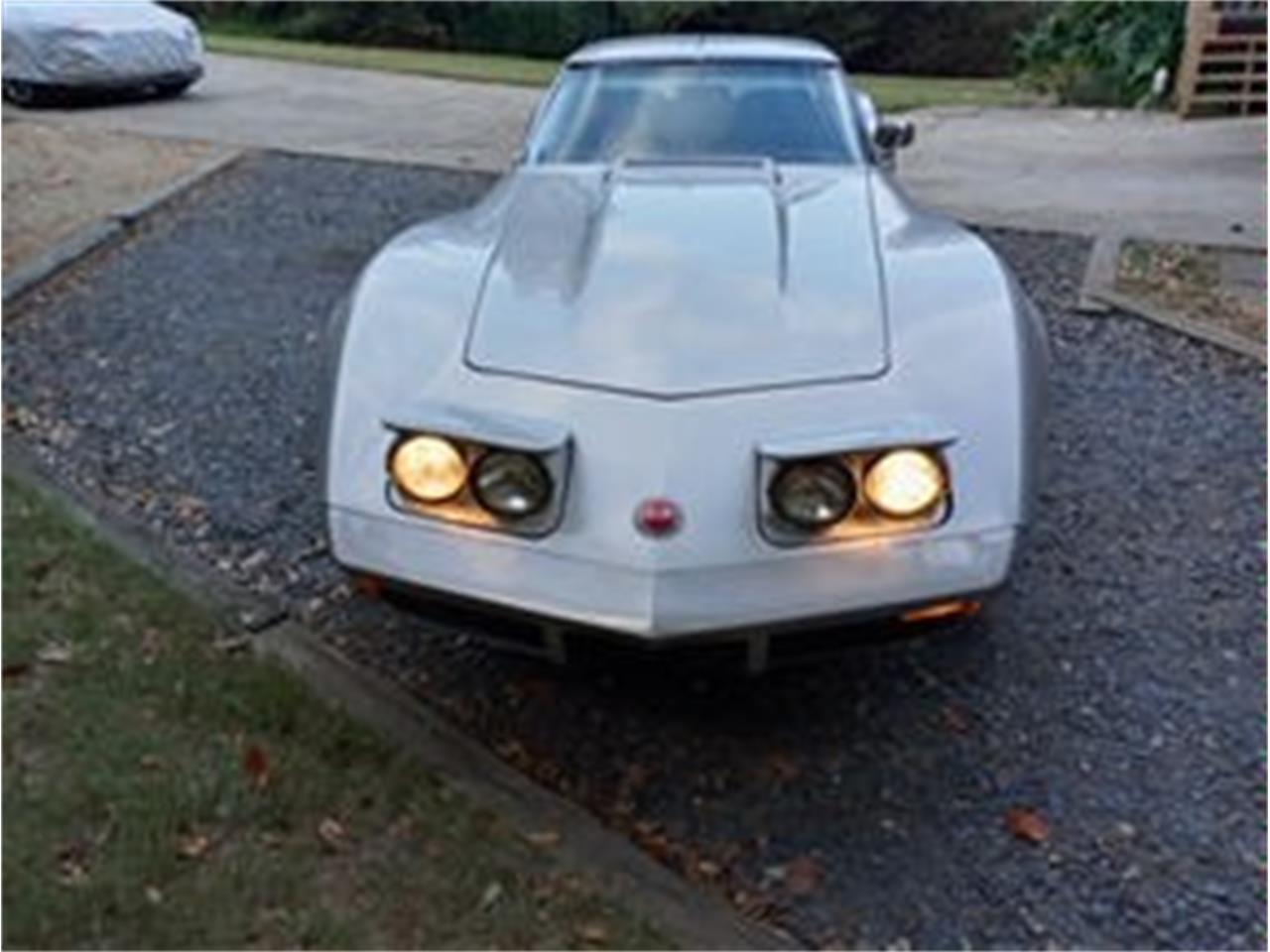 Chevrolet-Corvette-1973-Gray-Red-11