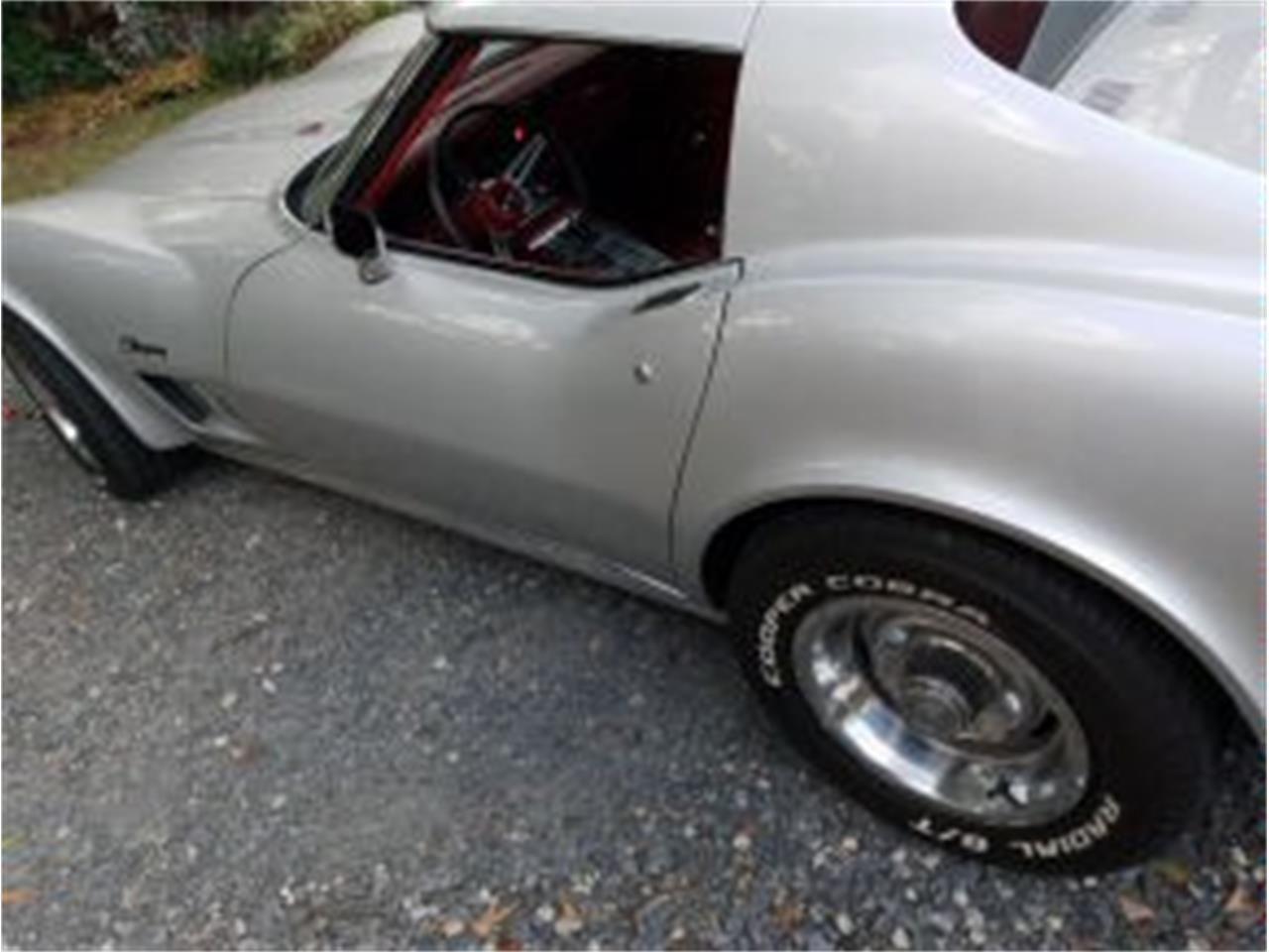 Chevrolet-Corvette-1973-Gray-Red-3