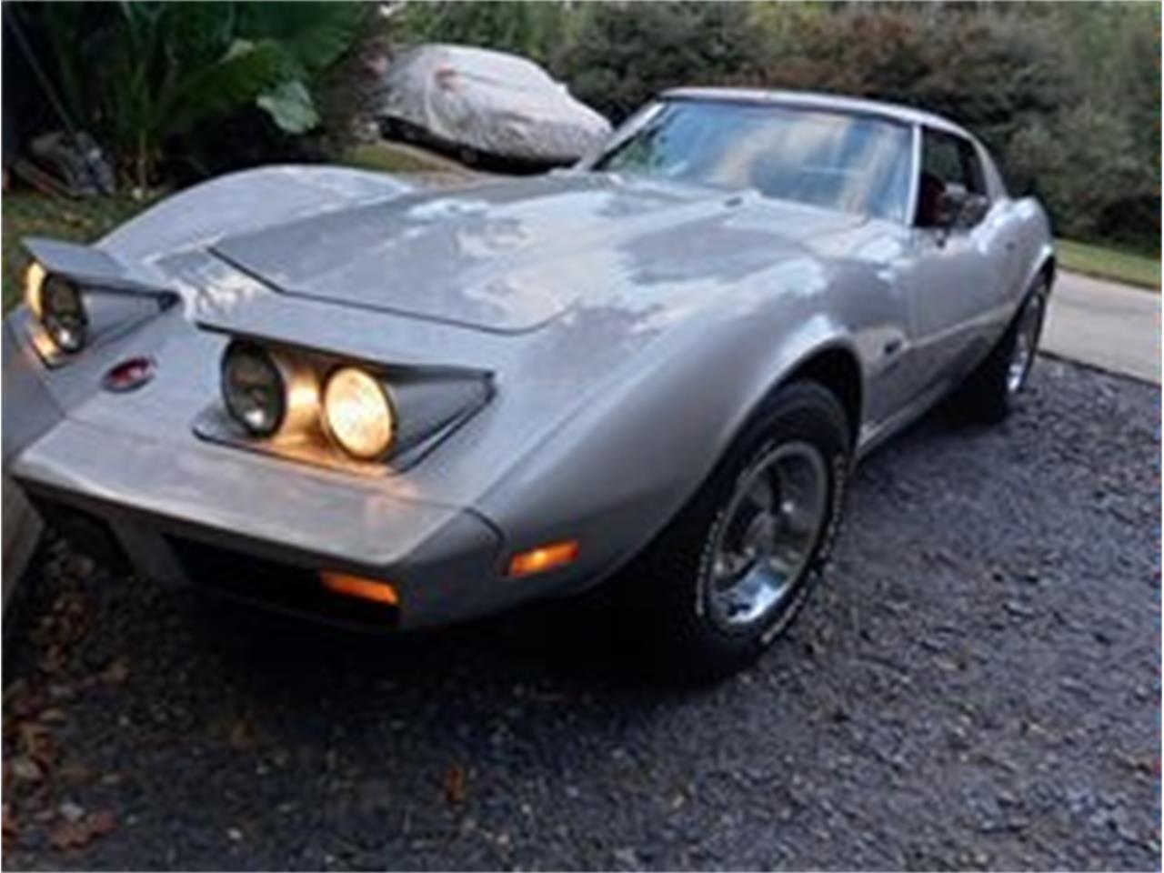 Chevrolet-Corvette-1973-Gray-Red-5