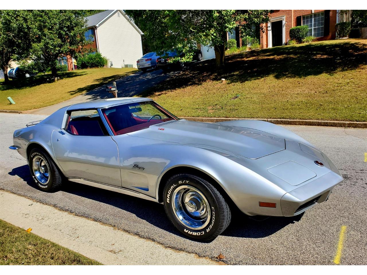 Chevrolet-Corvette-1973-Gray-Red-6