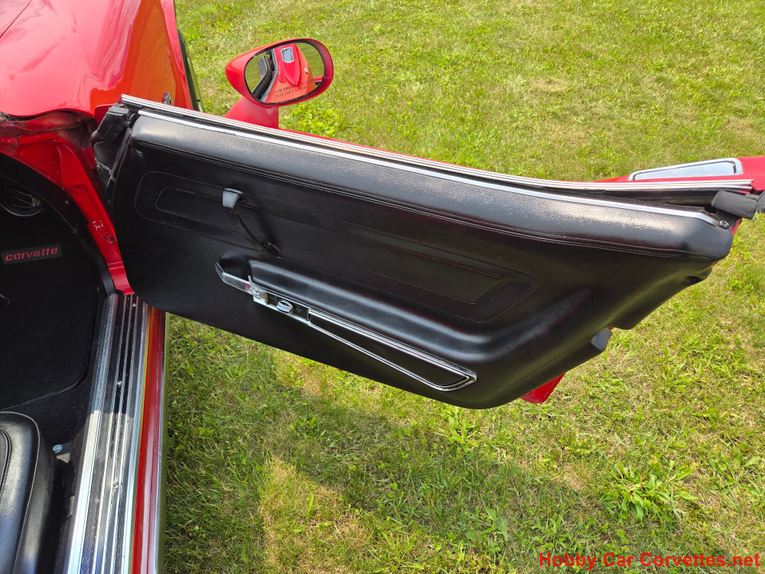 Chevrolet-Corvette-1973-Red-BlACK-10