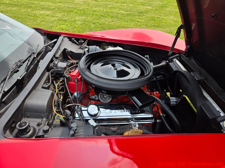 Chevrolet-Corvette-1973-Red-BlACK-2