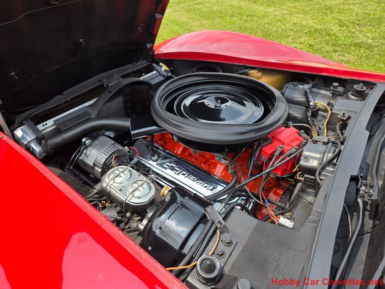 Chevrolet-Corvette-1973-Red-BlACK-4