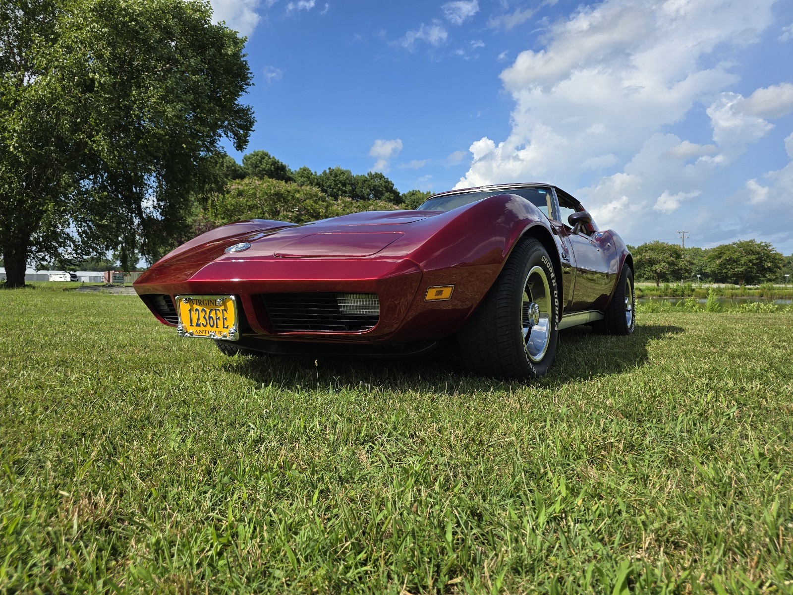 Chevrolet-Corvette-1974-1