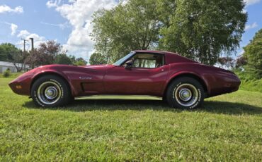 Chevrolet-Corvette-1974-3