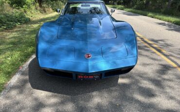 Chevrolet-Corvette-1974-4