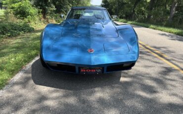 Chevrolet-Corvette-1974-5