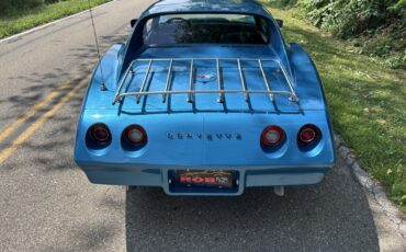 Chevrolet-Corvette-1974-9