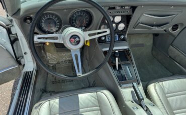 Chevrolet-Corvette-1974-Coupe-13