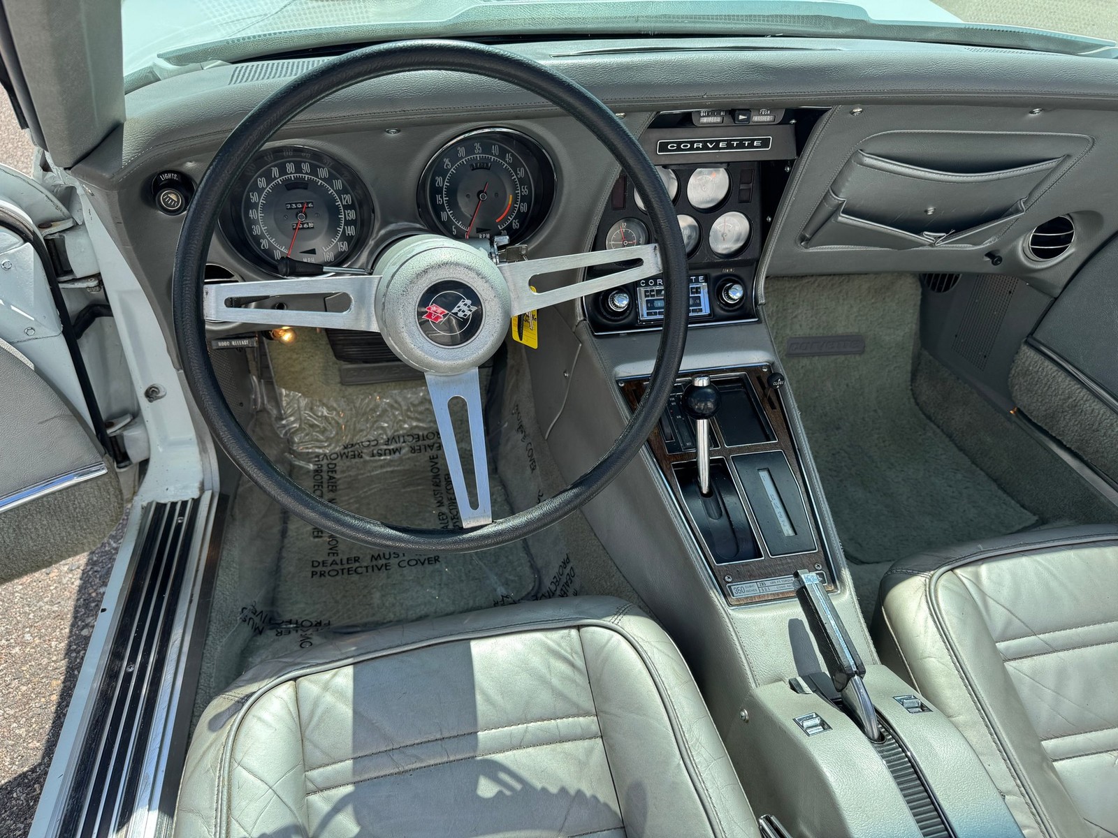 Chevrolet-Corvette-1974-Coupe-13