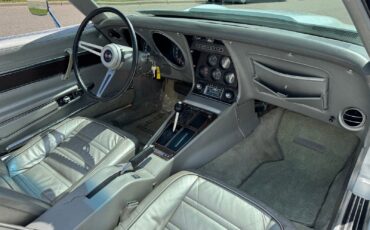 Chevrolet-Corvette-1974-Coupe-14