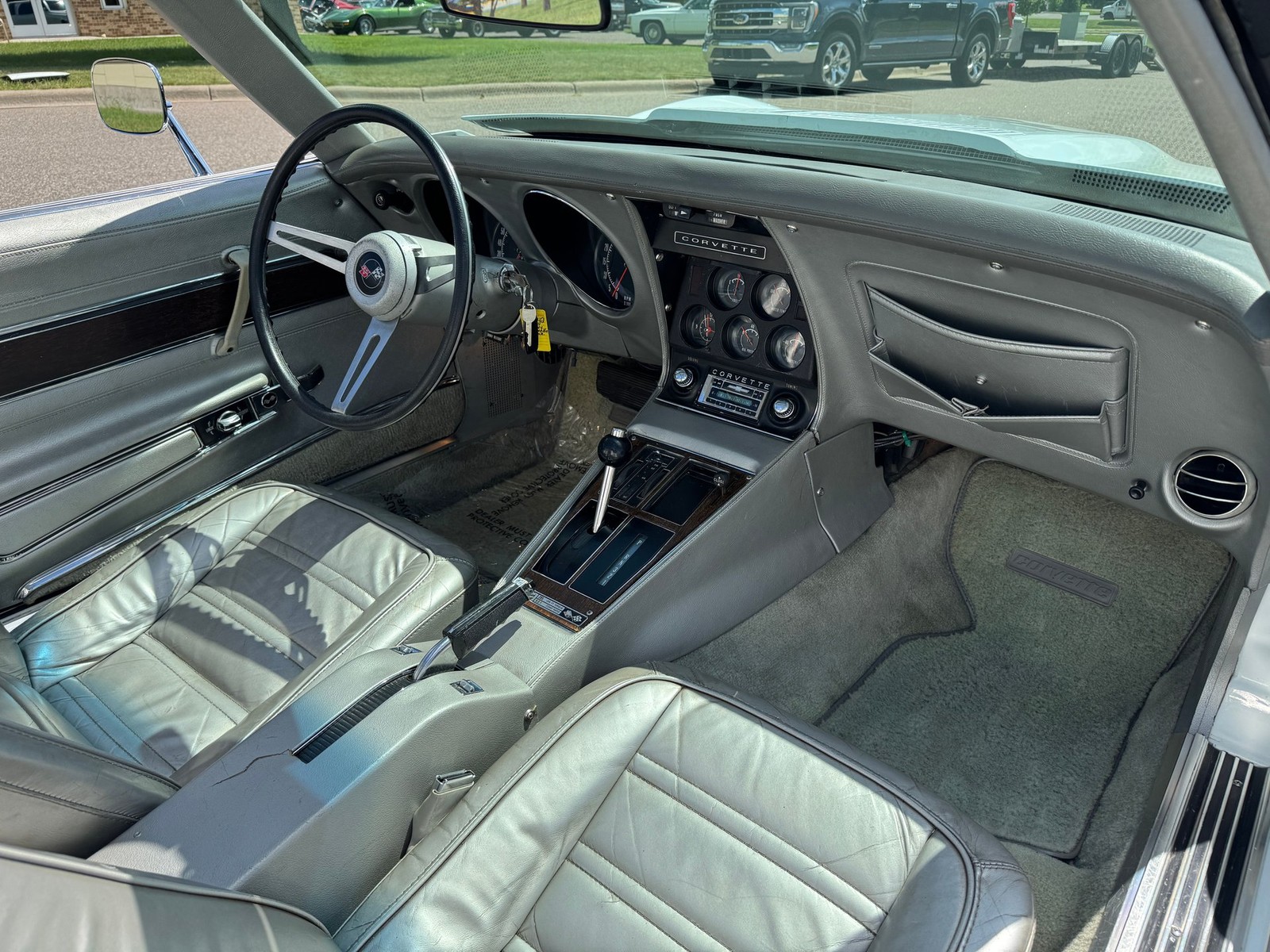 Chevrolet-Corvette-1974-Coupe-14