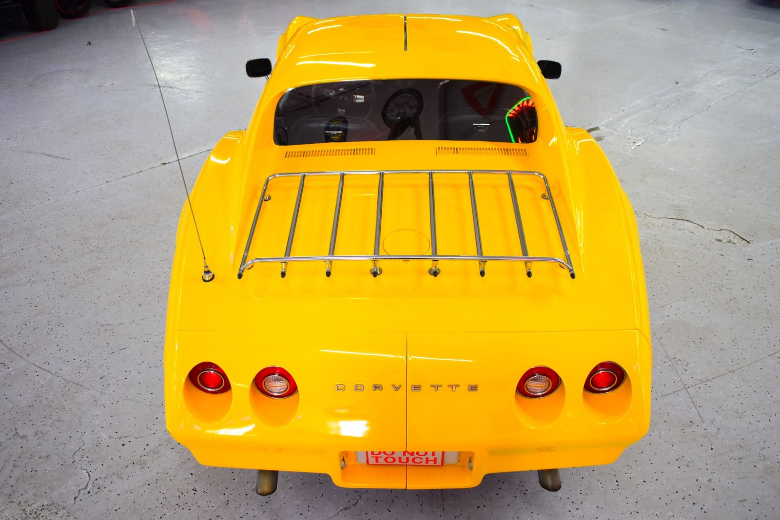 Chevrolet-Corvette-1974-Coupe-14