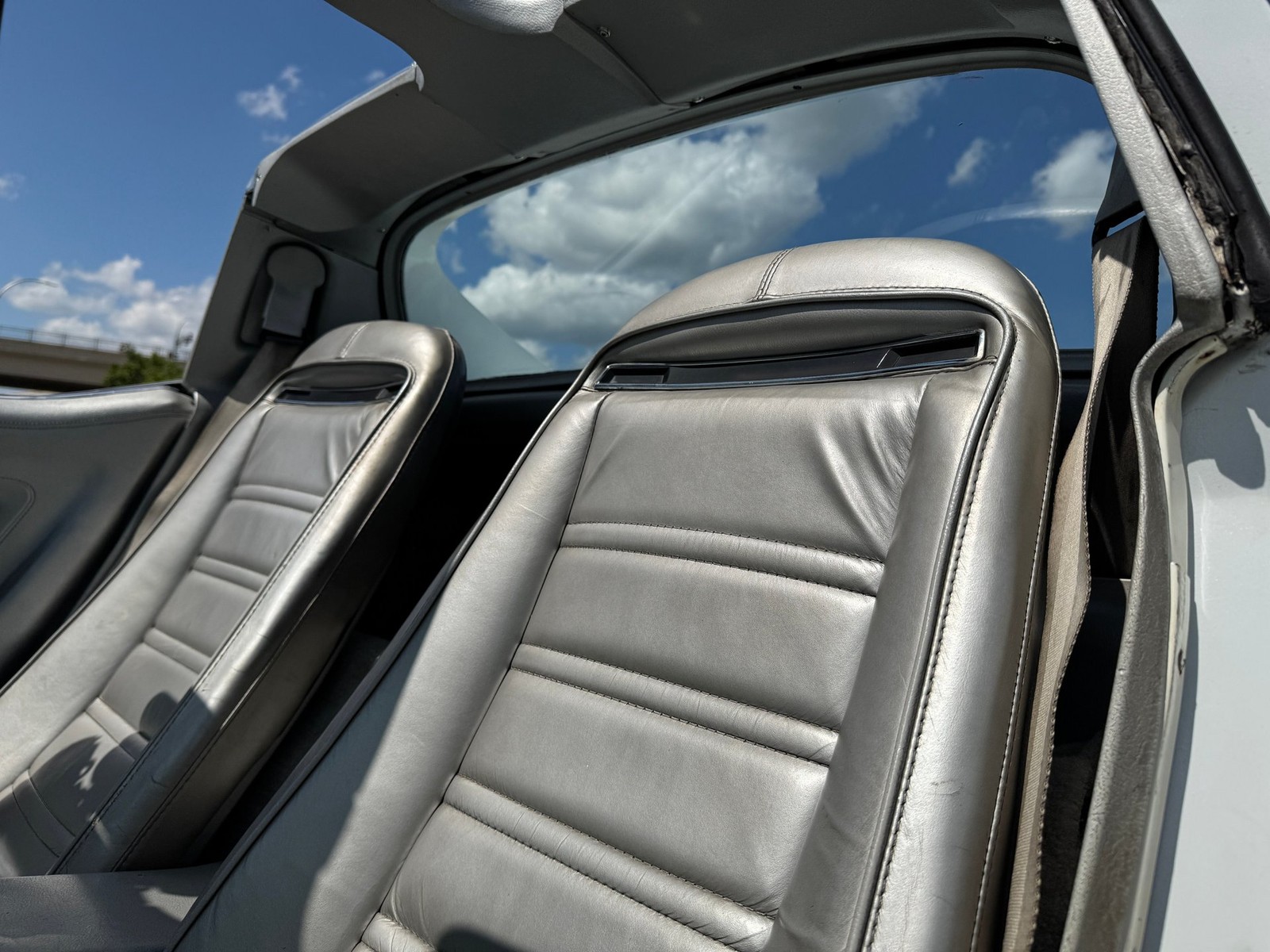 Chevrolet-Corvette-1974-Coupe-15