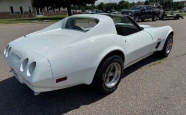 Chevrolet-Corvette-1974-Coupe-2
