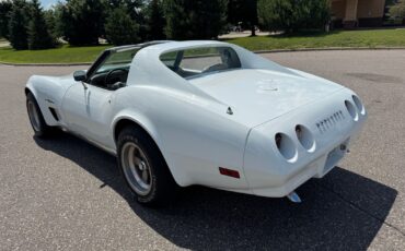 Chevrolet-Corvette-1974-Coupe-3